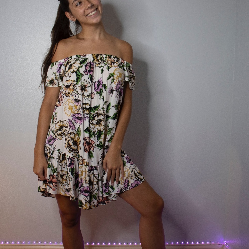 Floral Flowy Off Shoulder Above Knee Dress